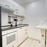 Hostmate - - Suzzani - Bicocca *